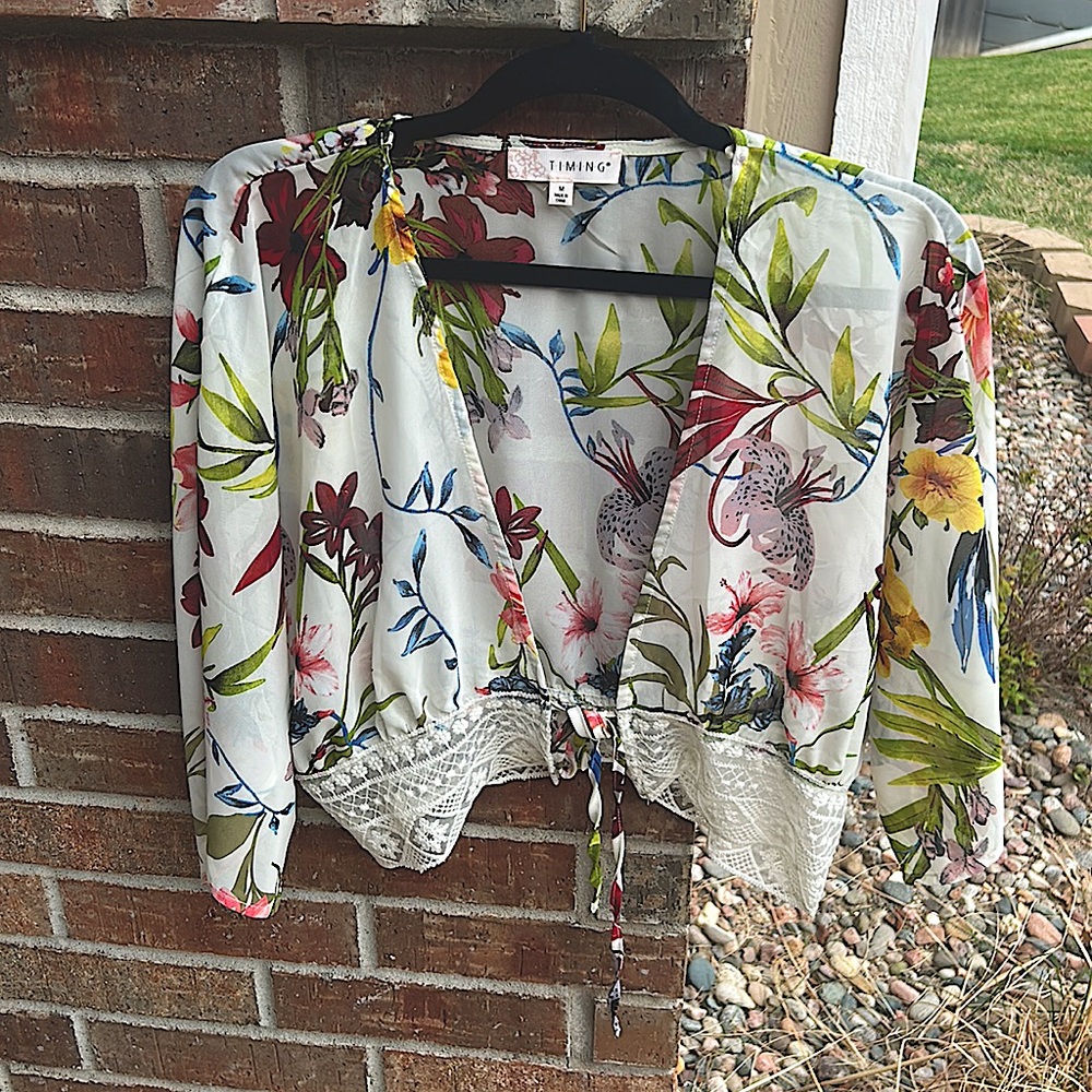 TIMING Ladies M Tie-Front Blouse/Cover Up with Lace Trim
